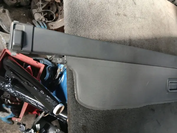 Volvo V60 I 10-18 Rollo de Maletero OEM 39825152 Negro image 3