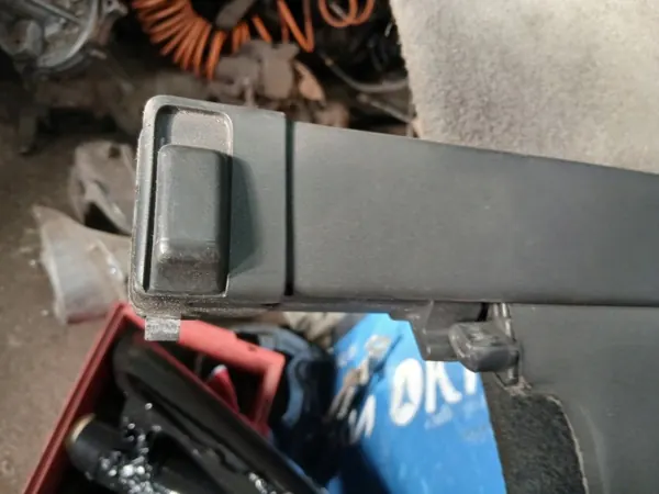Volvo V60 I 10-18 Rollo de Maletero OEM 39825152 Negro image 4