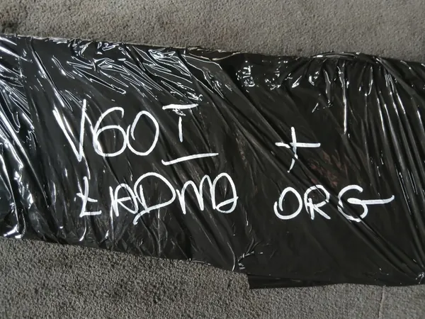 Volvo V60 I 10-18 Rollo de Maletero OEM 39825152 Negro image 8