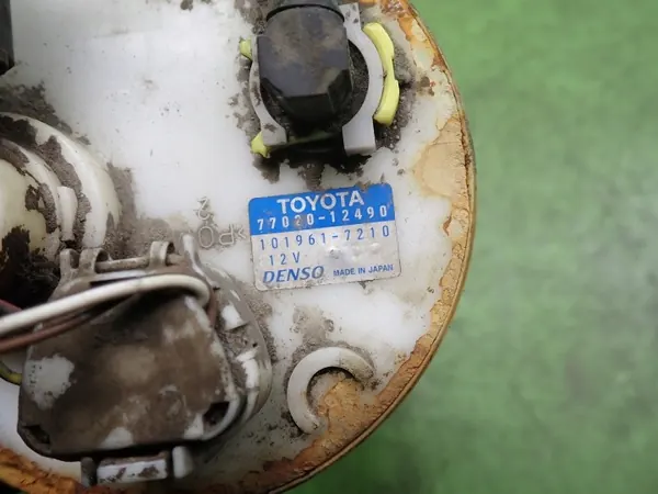 Bränslepump OEM 77020-12490 för Toyota Corolla E12 image 3