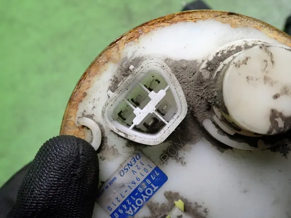Bränslepump OEM 77020-12490 för Toyota Corolla E12 image 5