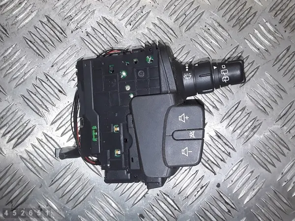 Commutateur Renault OEM AM-452651 - État Utilisé image 2