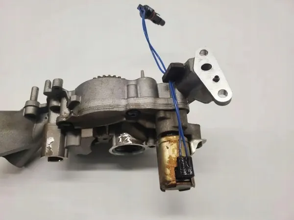 Bomba de aceite Chrysler Pacifica OEM 04893782 image 4