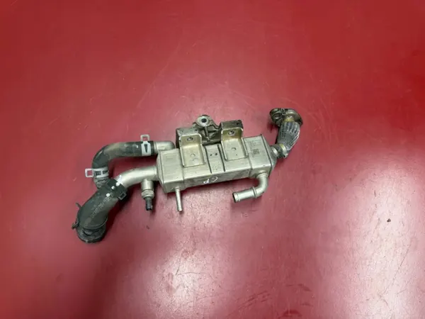 Refroidisseur EGR OEM 05281255AJ pour Chrysler Pacifica 2018 image 2