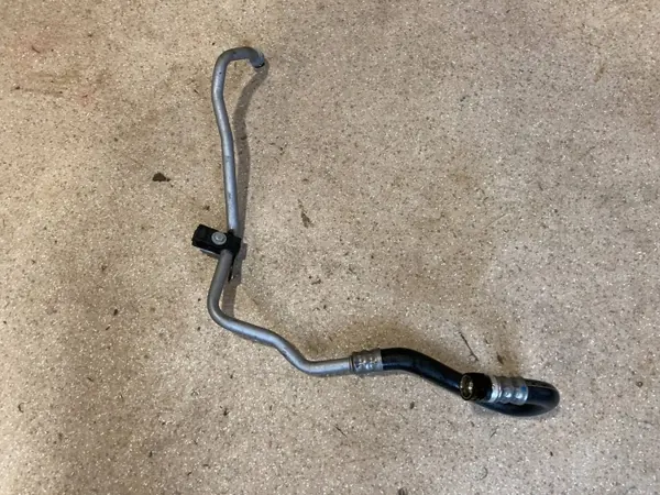 Conducto de refrigerador de aceite BMW OEM 7639644 - Usado image 6