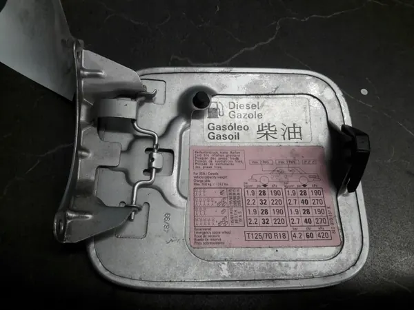 OEM 8LO010157K Polttoainelippa Audi A3:lle - Käytetty image 4