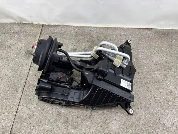Réchauffeur arrière OEM 6807233 pour BMW X7 G07 image 2