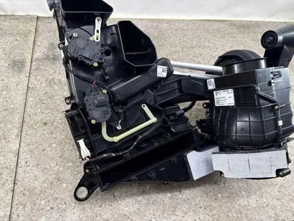 Réchauffeur arrière OEM 6807233 pour BMW X7 G07 image 5