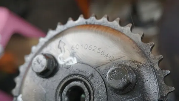 Árbol de levas de admisión Ford Transit MK7 2.4 TDCI 6C1Q6256AC image 3