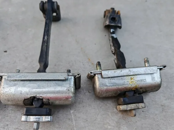 Opel Corsa D Batentes de Porta Frente + Trás Conjunto image 5