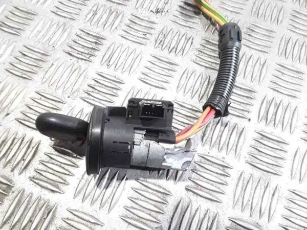 Interruptor de encendido OEM 7700425327 para Renault Megane Scenic image 3