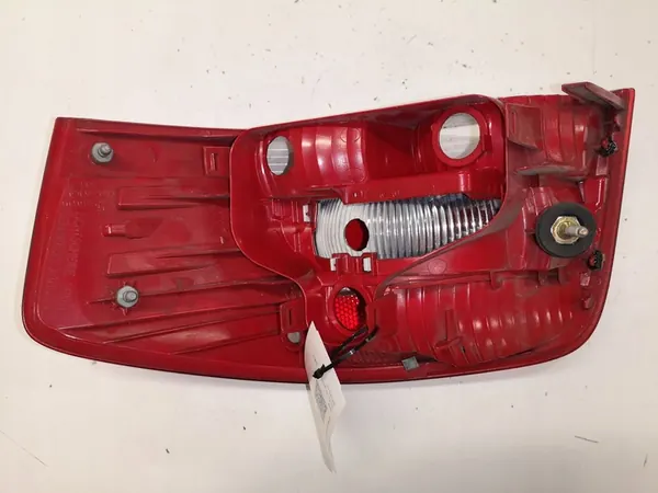Lámpara trasera izquierda AUDI A3 (8P1) 2005 image 4