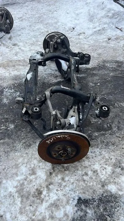 Audi A5 F5 5-Ovinen Quattro Taka-Ajolauta OEM 8W0505235AD image 2