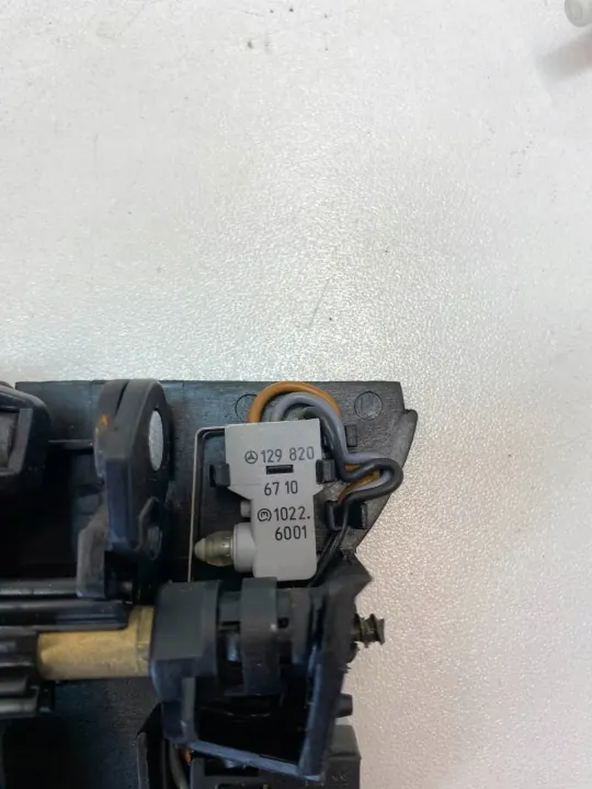 Mercedes-Benz SL R129 binnenpaneel OEM A1298206710 image 8