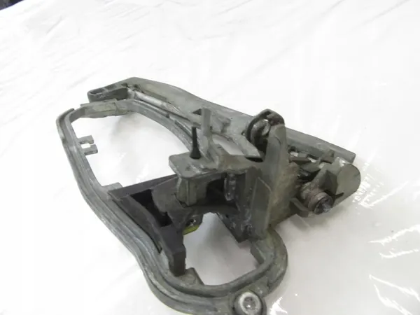 Oikea takakahvan tuki BMW e53 X5 image 7