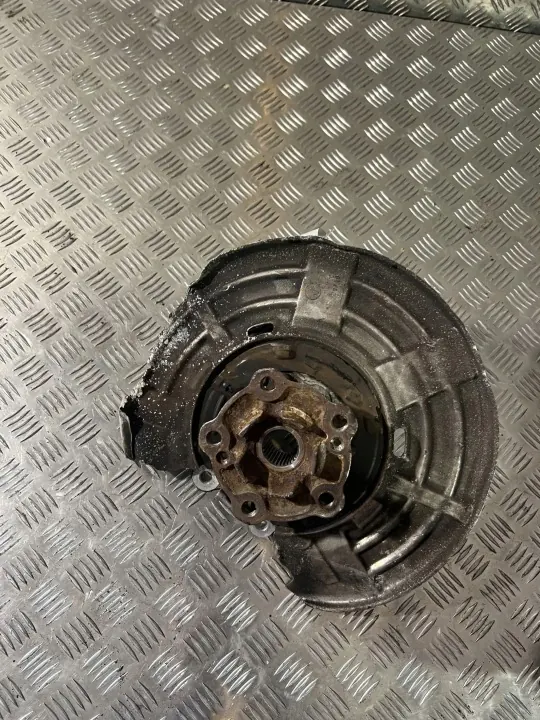 Buje rueda trasera BMW M2 F87 OEM 2284882 image 2