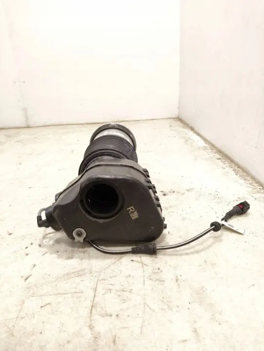 Porsche Taycan 4S 2022 etu oikea ilmaisäle OEM 9J161603 image 4