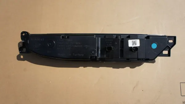 Feu de recul OEM 265401849R pour Renault Megane E-Tech image 3