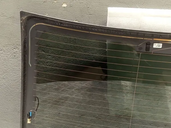 BMW 3 G20 G21 bakre karossglas OEM - Begagnad image 8