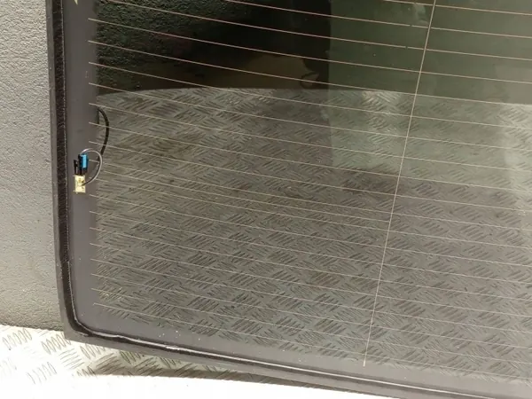 BMW 3 G20 G21 bakre karossglas OEM - Begagnad image 9