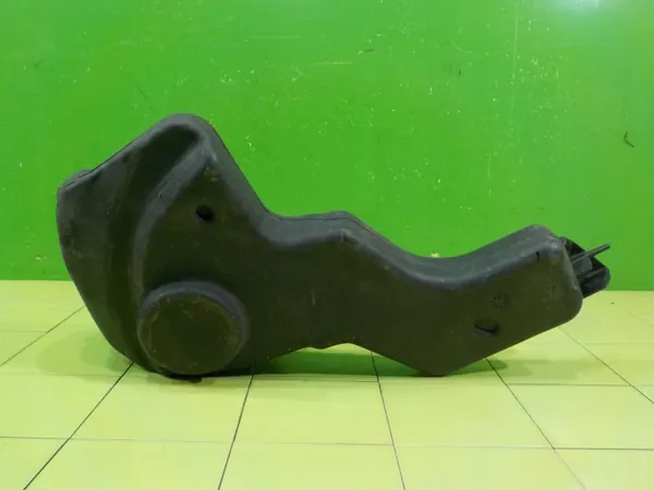 Réservoir AdBlue VW OEM 7N0131877G - État Utilisé image 5