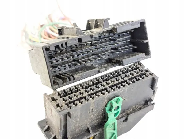 Kuljettajan istuinlohko OEM 1379325 Renault Scenic II:lle image 4
