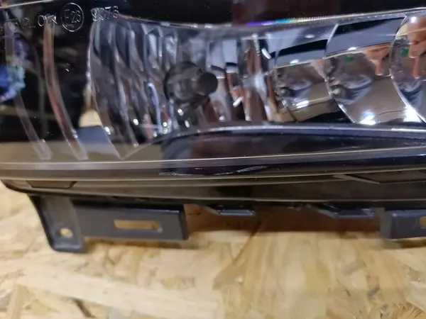 Farol Halógeno Frontal Direito Skoda Scala 657 2019- image 2