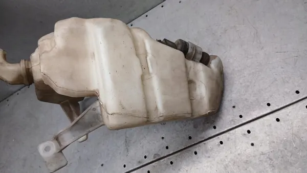 Pyyhkijännestesäiliö VW Passat B5 3B0955453AF image 2