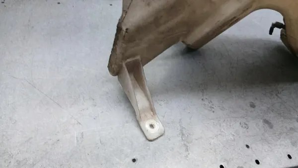 Pyyhkijännestesäiliö VW Passat B5 3B0955453AF image 3