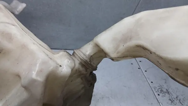 Pyyhkijännestesäiliö VW Passat B5 3B0955453AF image 6