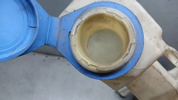 Pyyhkijännestesäiliö VW Passat B5 3B0955453AF image 8