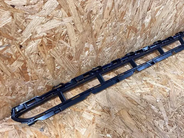 Rejilla inferior del parachoques Porsche Macan image 4