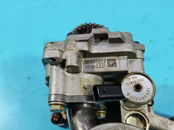 Pompe à huile d'occasion OEM 10356331 pour Opel Astra V 1.4T image 9