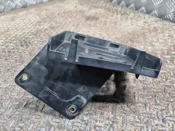 Moottoritietokoneen kiinnike OEM 15850348 Cadillac image 3