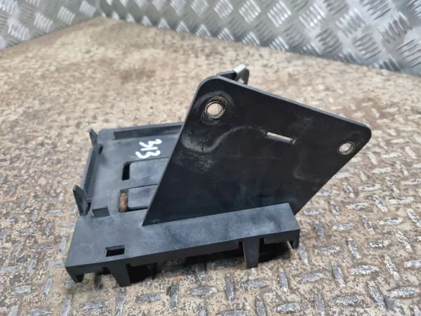 Moottoritietokoneen kiinnike OEM 15850348 Cadillac image 6