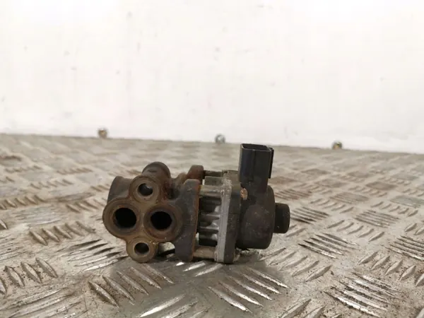 Válvula EGR Subaru OEM FBZ7776 - Estado usado image 2