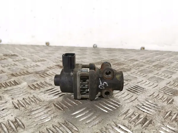 Válvula EGR Subaru OEM FBZ7776 - Estado usado image 3