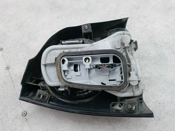 Luz trasera derecha VW Polo 9N FL IV Hatchback image 5
