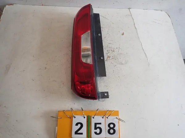 Luz trasera izquierda FIAT DOBLO II LIFT 2015- 52044718 image 2