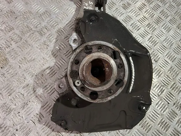 Mercedes-Benz S C217 2015 Framhjulsnav OEM 2222001 image 4