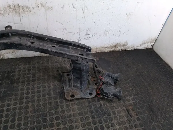 Etupuskuri Alfa Romeo 159 image 4