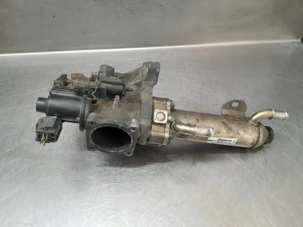 Volvo 2.4 D5 EGR-venttiilijäähdytin OEM 30774813 image 2