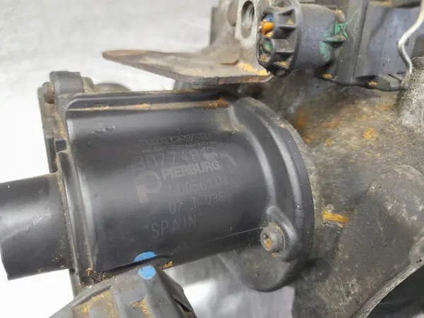 Volvo 2.4 D5 EGR-venttiilijäähdytin OEM 30774813 image 5