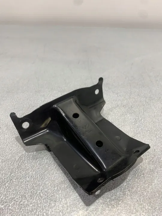 Subaru Forester radiator ondersteuning OEM FBZ18370 image 2