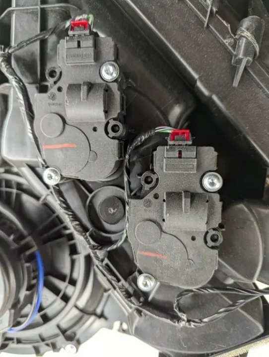 Conjunto de calefactor Chevrolet Tahoe OEM 85525398 image 6