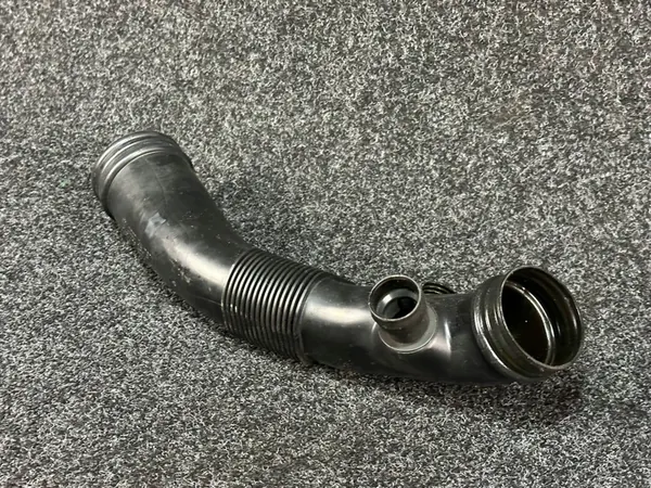 AUDI A4 B6 2.0 Luftfilter-Schlauch 06B129627T image 2