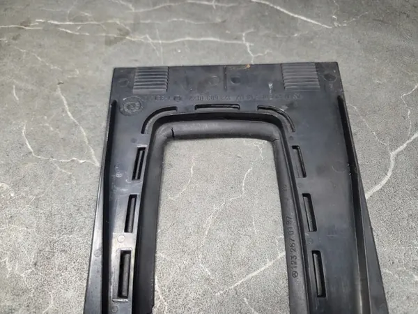 OEM 1236830122 Domkraftsskydd Mercedes W123 C123 S123 image 9