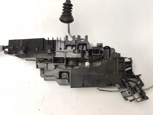 Framdörrslås 4 PIN Vänster Mercedes C W205 2014–2021 image 3