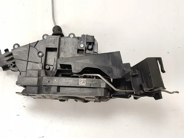 Framdörrslås 4 PIN Vänster Mercedes C W205 2014–2021 image 4