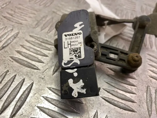 Sensor nivel suspensión trasera OEM 31681287 image 3
